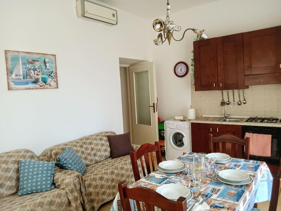 Fountains' Square Apartment Формия Екстериор снимка