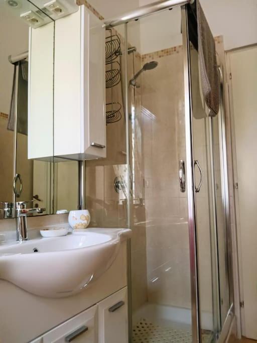 Fountains' Square Apartment Формия Екстериор снимка